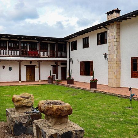 ホテル Casona Quesada スエスカ エクステリア 写真