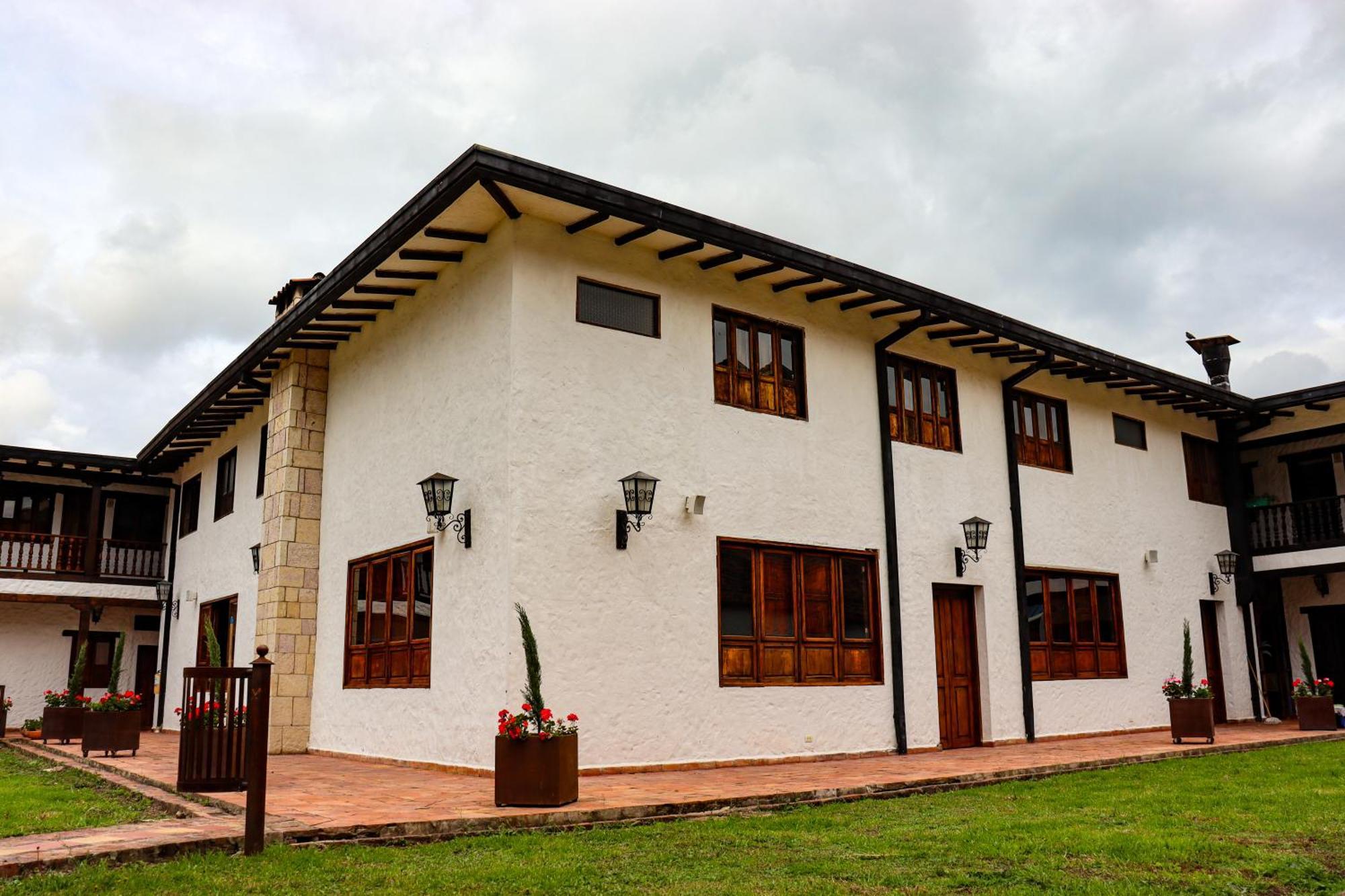 ホテル Casona Quesada スエスカ エクステリア 写真