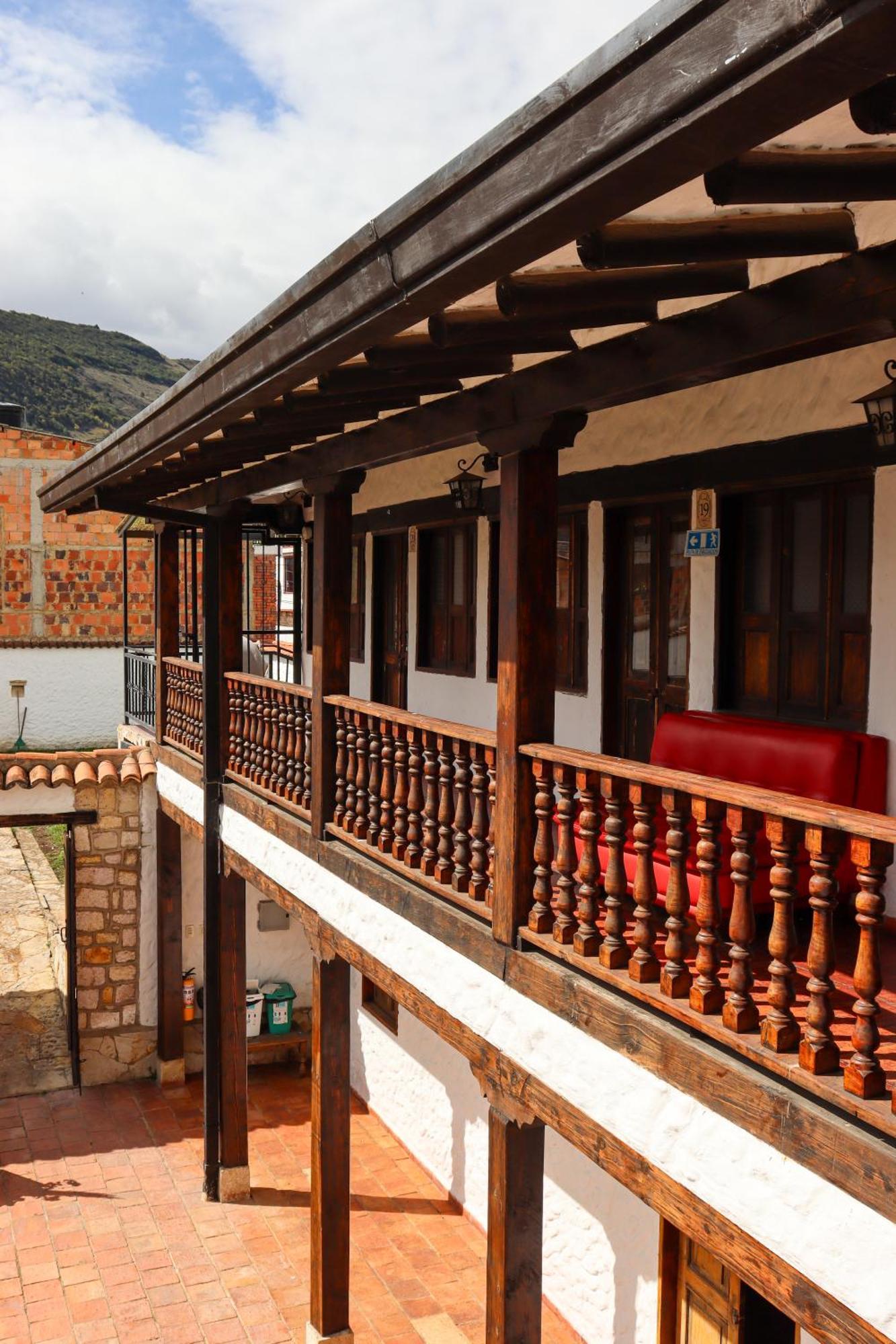 ホテル Casona Quesada スエスカ エクステリア 写真