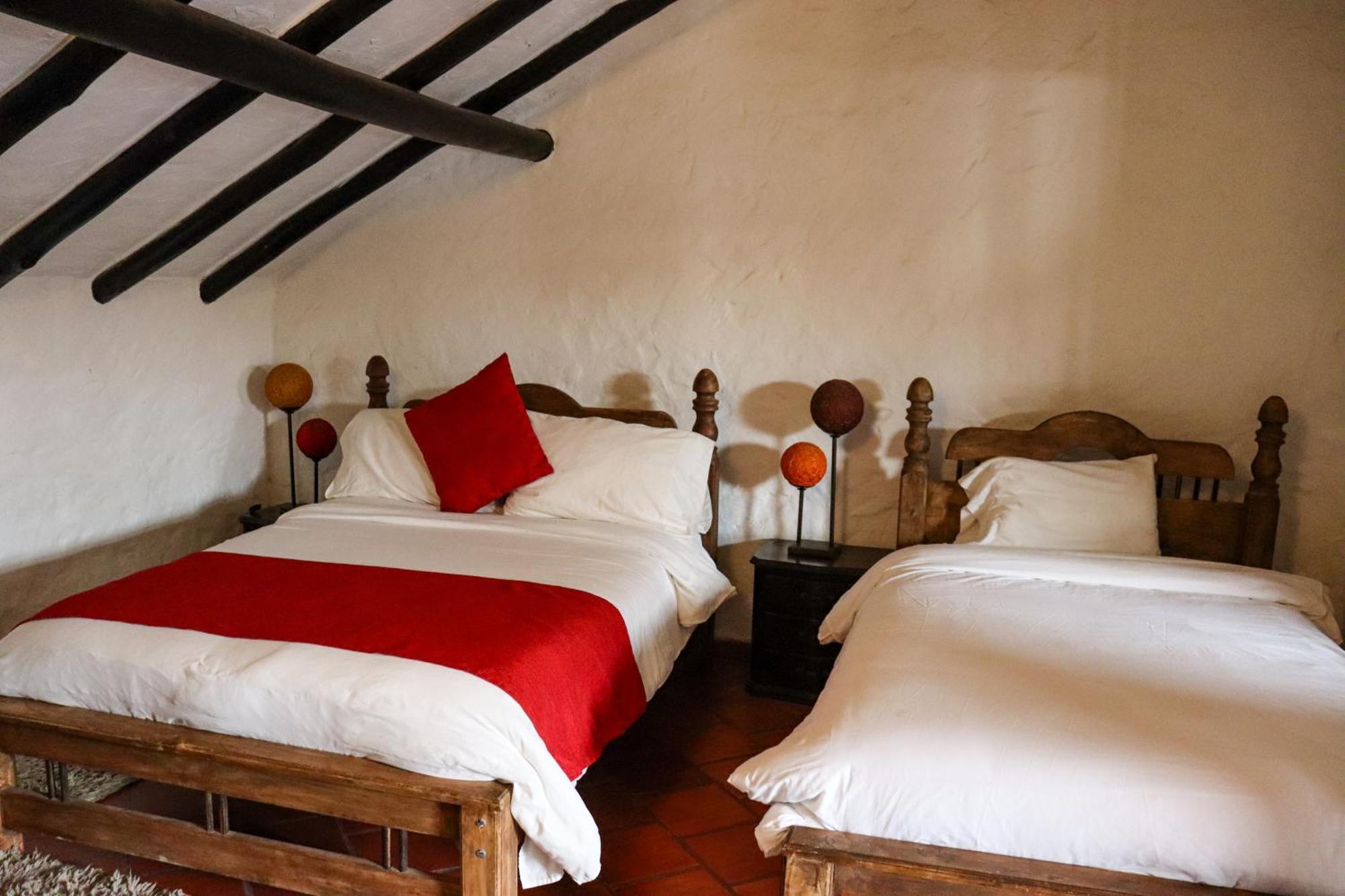 ホテル Casona Quesada スエスカ エクステリア 写真