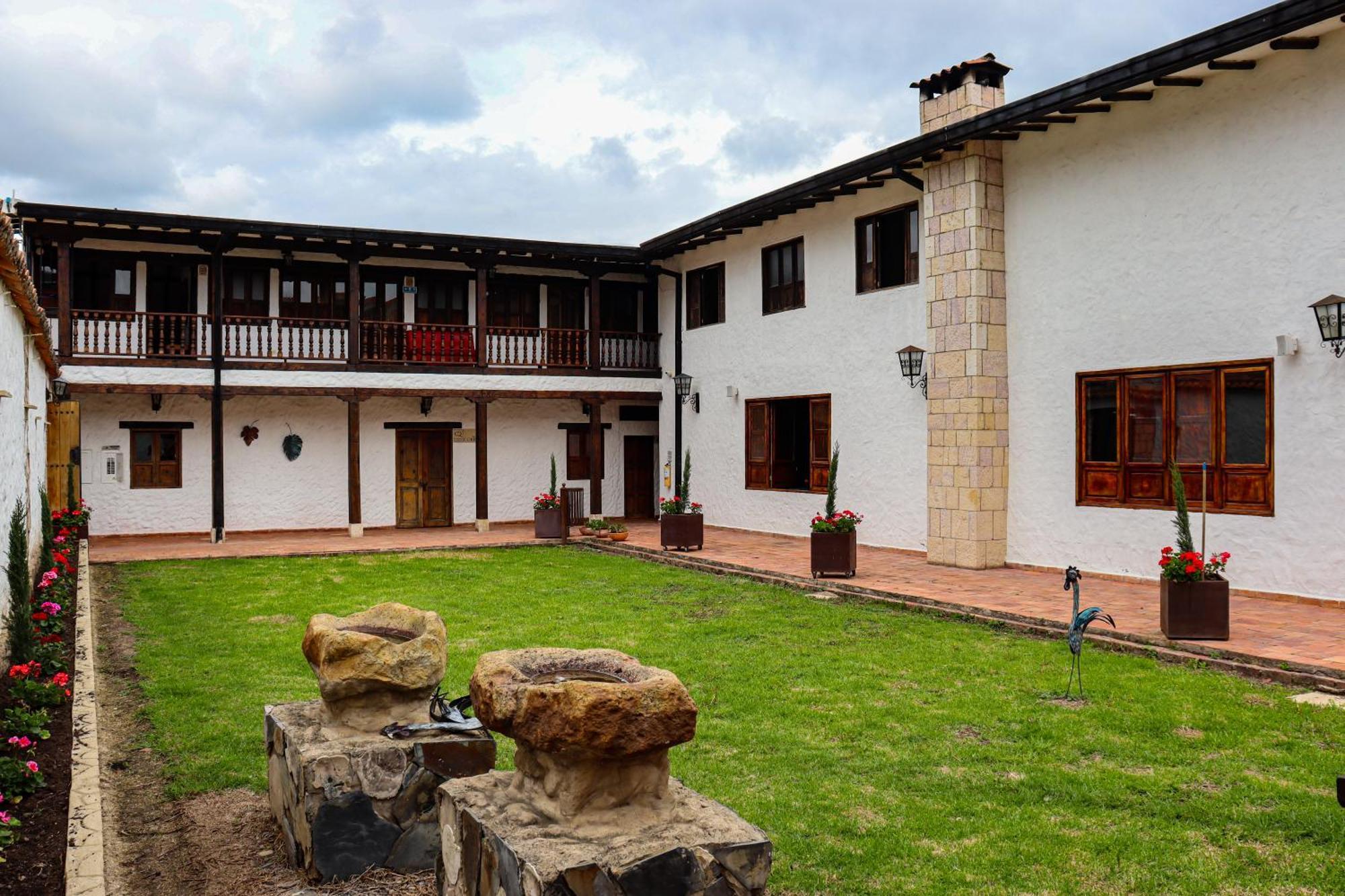 ホテル Casona Quesada スエスカ エクステリア 写真