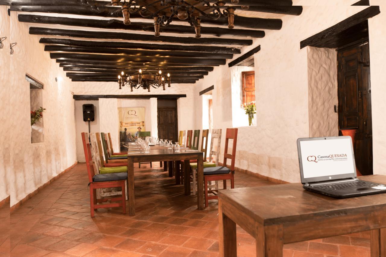 ホテル Casona Quesada スエスカ エクステリア 写真