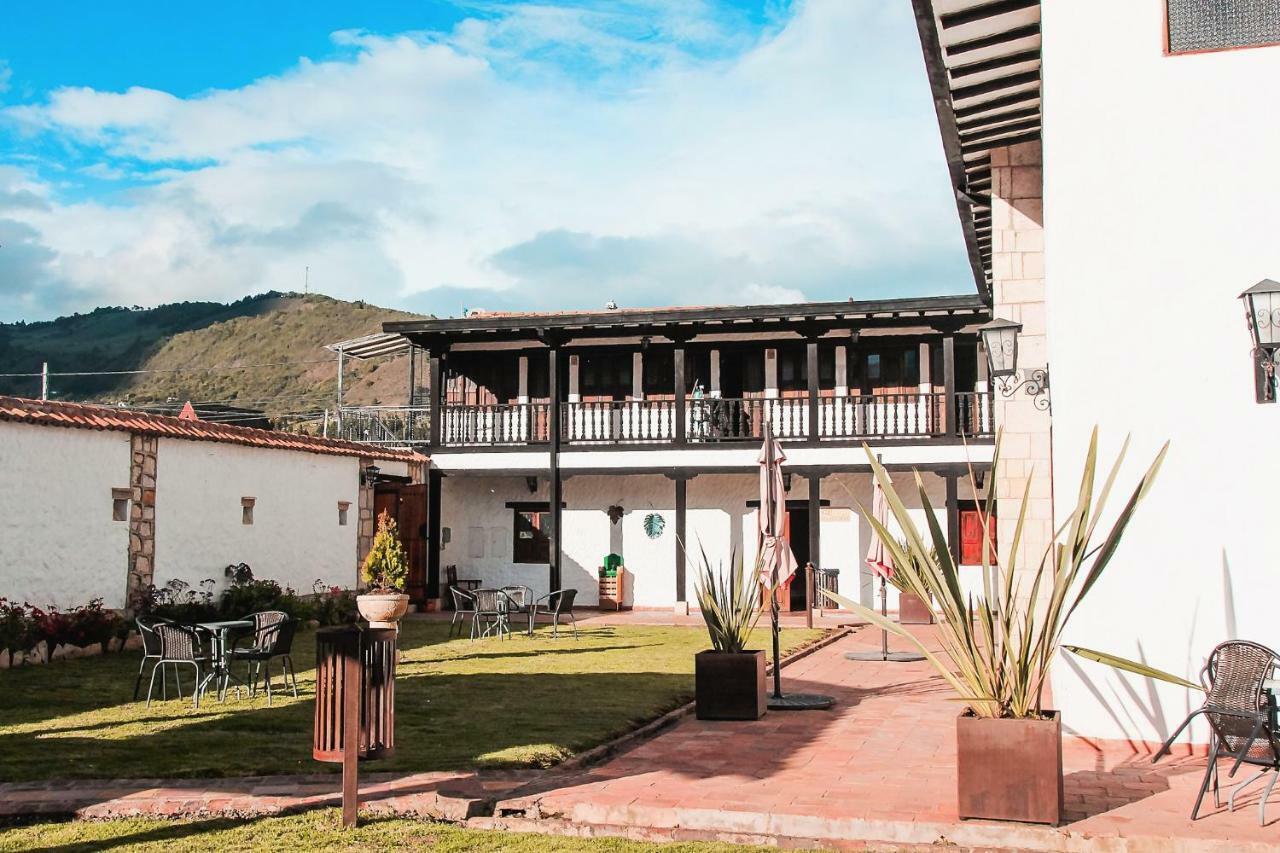 ホテル Casona Quesada スエスカ エクステリア 写真
