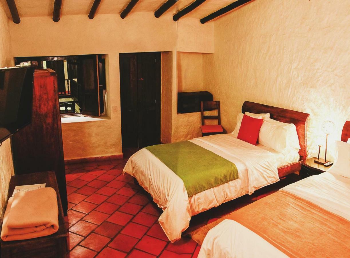ホテル Casona Quesada スエスカ エクステリア 写真