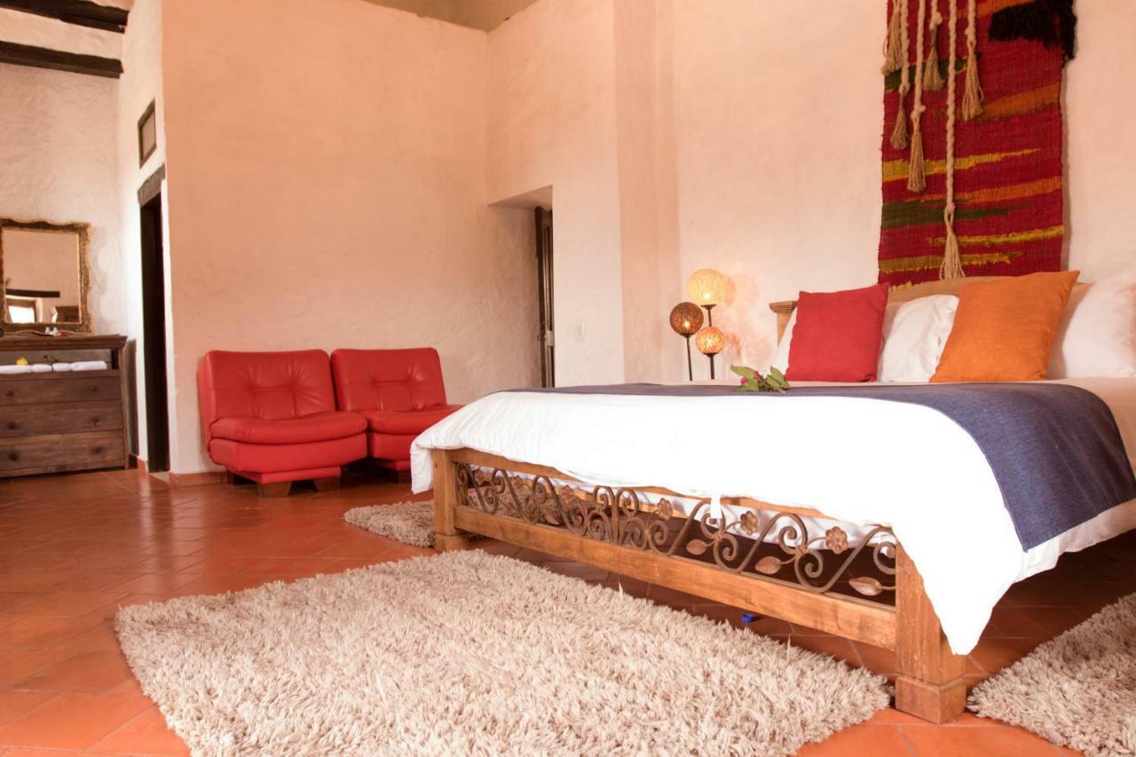 ホテル Casona Quesada スエスカ エクステリア 写真